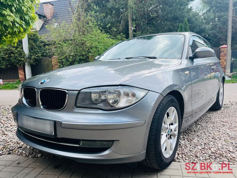 2010' BMW 1 Series 116I Edition Sport photo #3