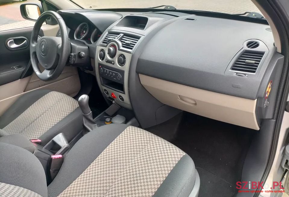 2004' Renault Megane photo #2