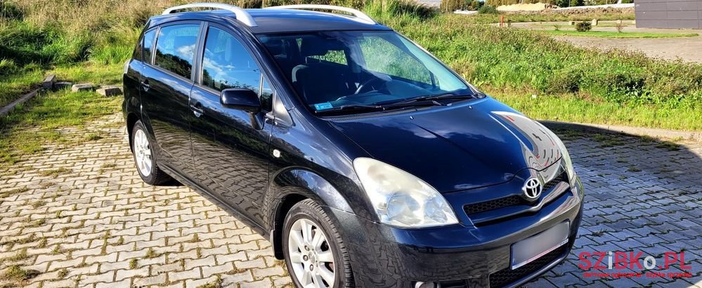 2005' Toyota Corolla Verso photo #1