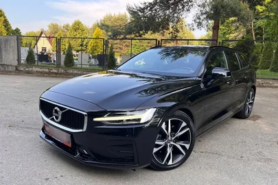 2021' Volvo V60 B4 D