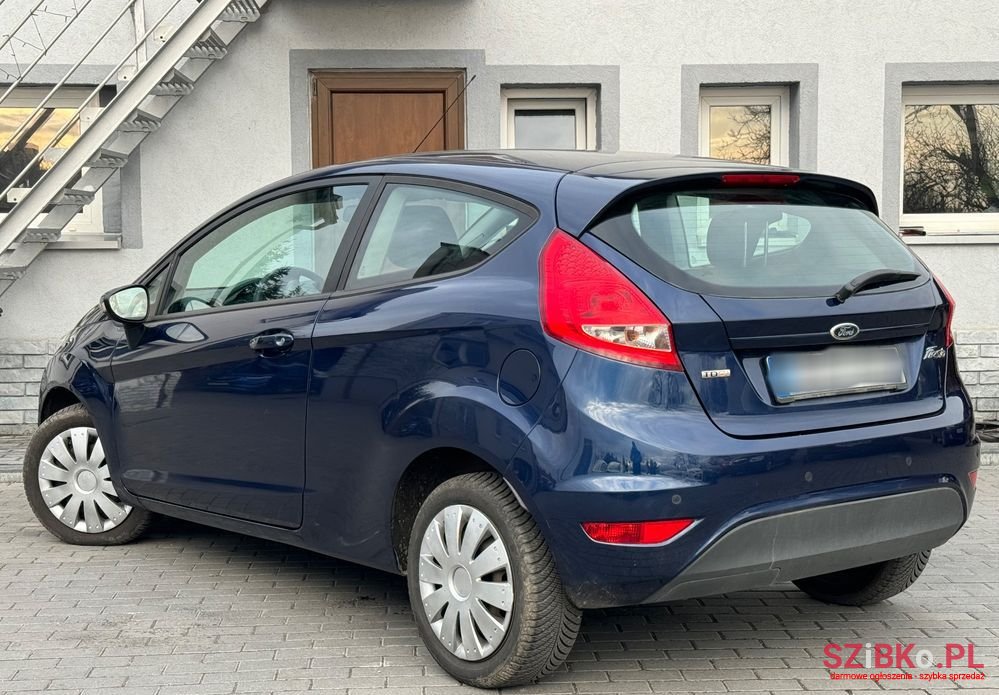 2011' Ford Fiesta photo #3