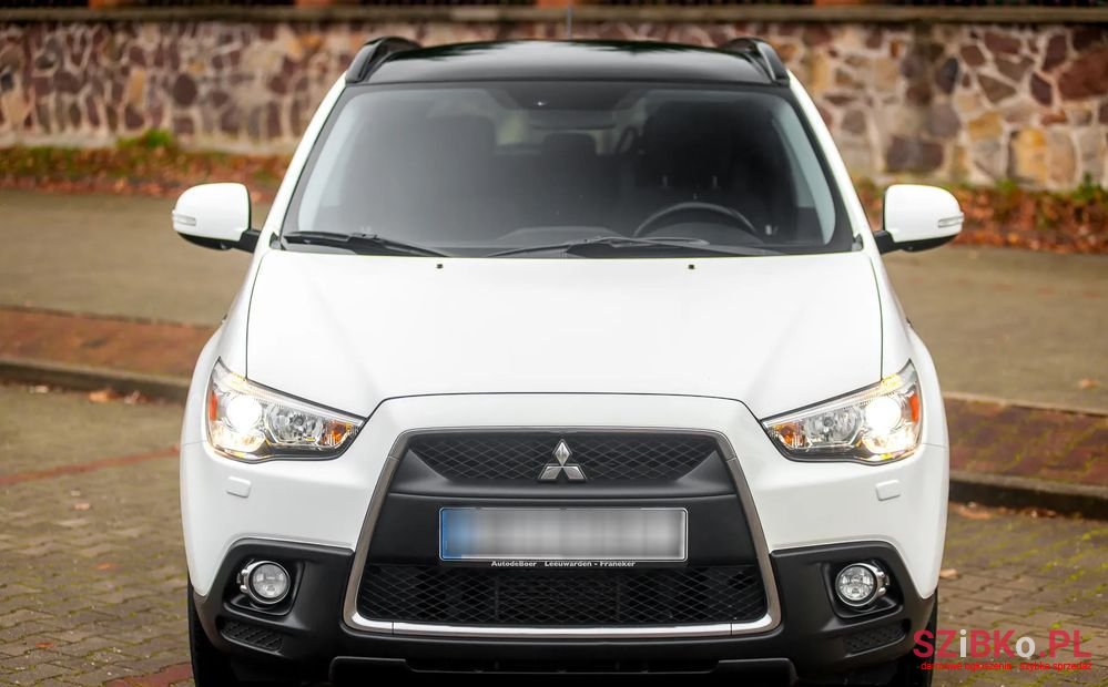 2011' Mitsubishi ASX photo #4