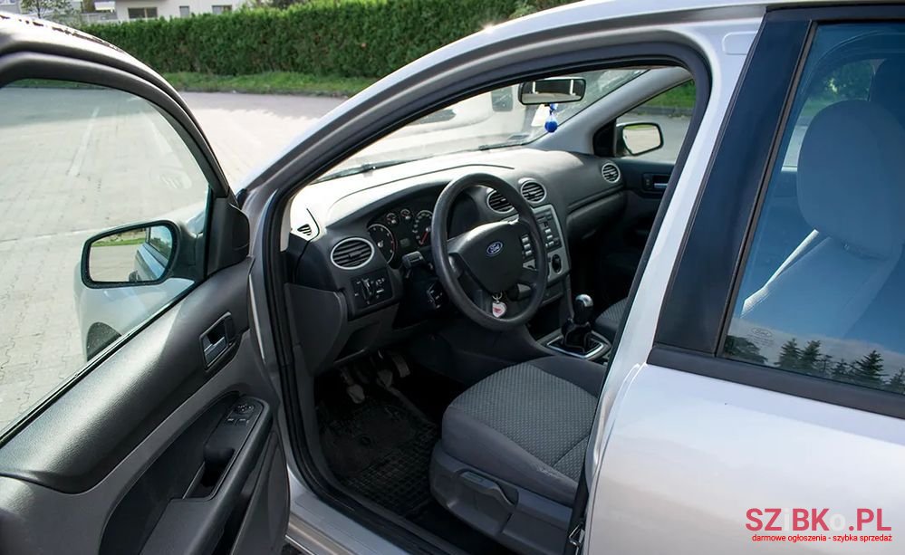 2004' Ford Focus photo #6