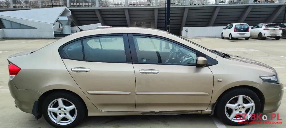 2010' Honda City photo #2