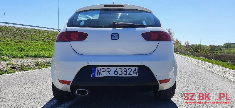 2010' SEAT Leon photo #4