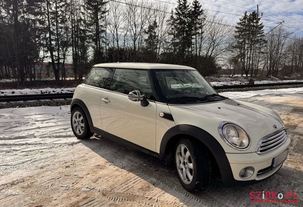 2009' MINI One Standard photo #4