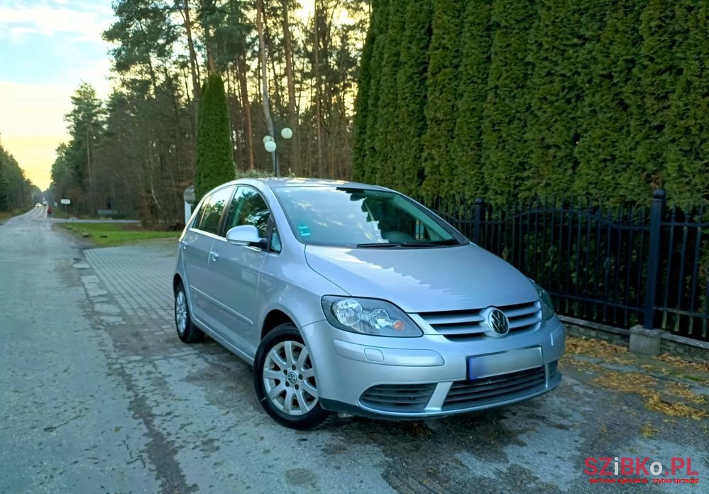 2005' Volkswagen Golf Plus photo #1