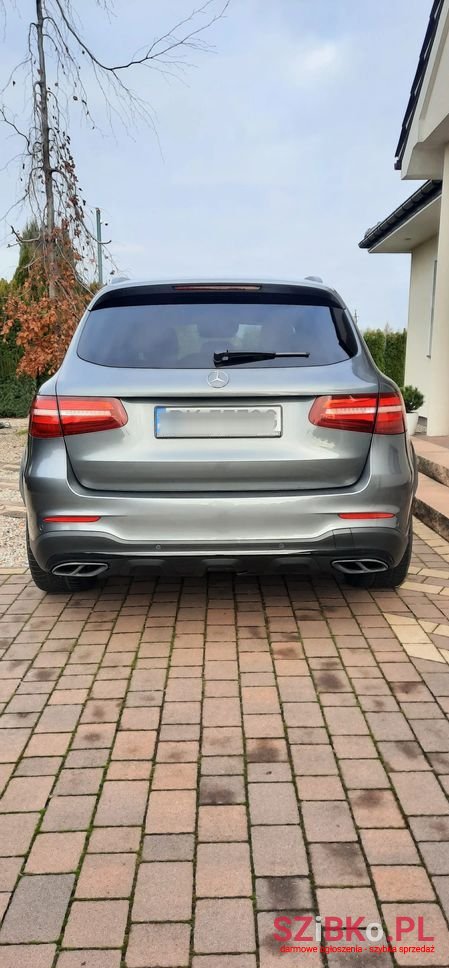2017' Mercedes-Benz GLC photo #3