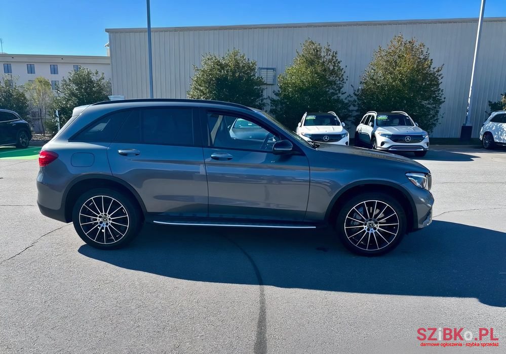 2019' Mercedes-Benz GLC photo #3