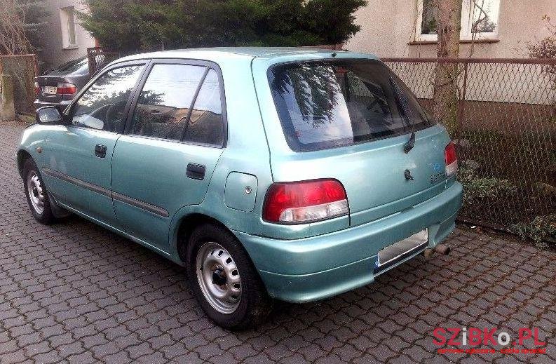 1993' Daihatsu Charade G-200 photo #2