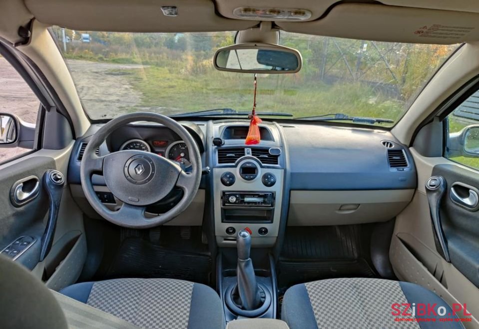 2004' Renault Megane photo #5