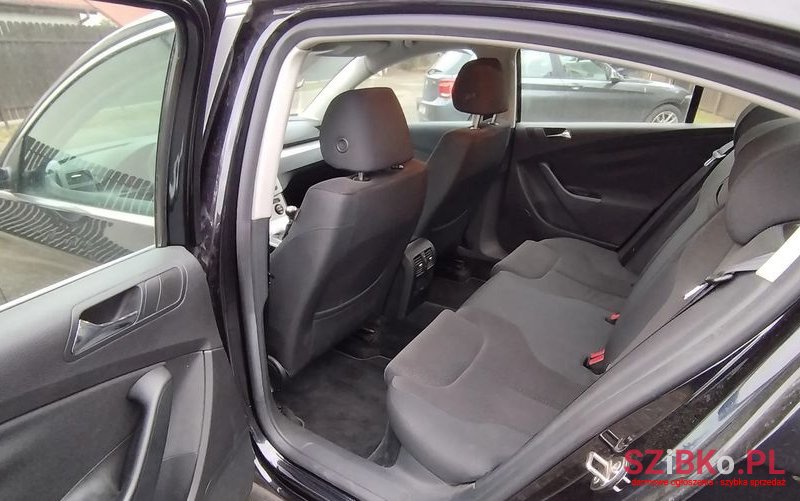 2008' Volkswagen Passat photo #6