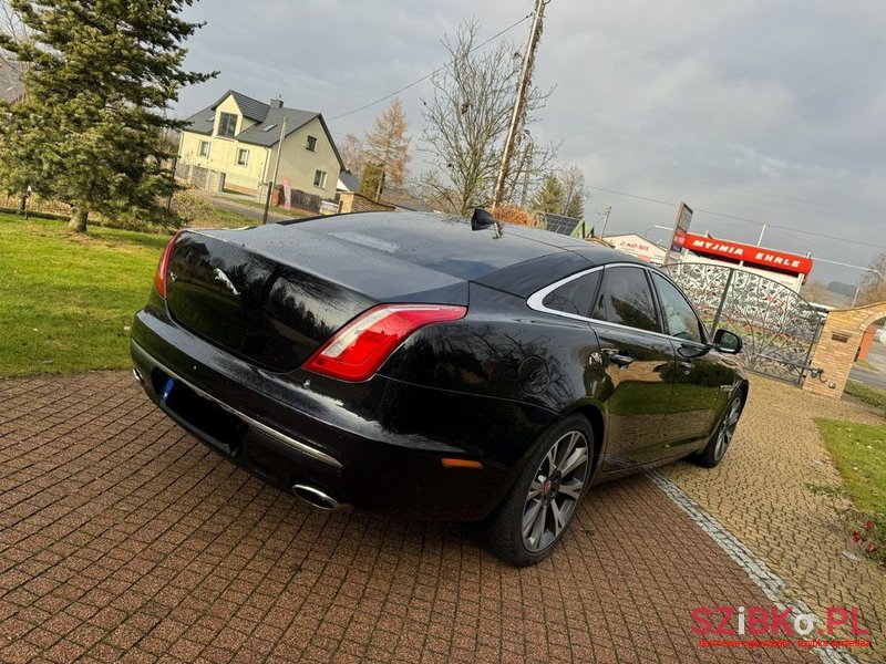 2016' Jaguar XJ photo #4