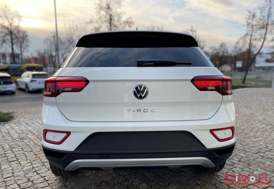 2023' Volkswagen T-Roc photo #5