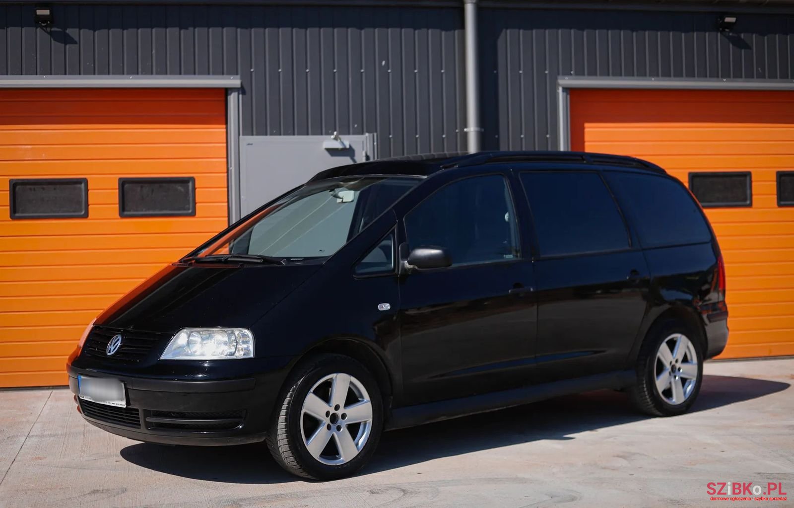 2002' Volkswagen Sharan photo #3