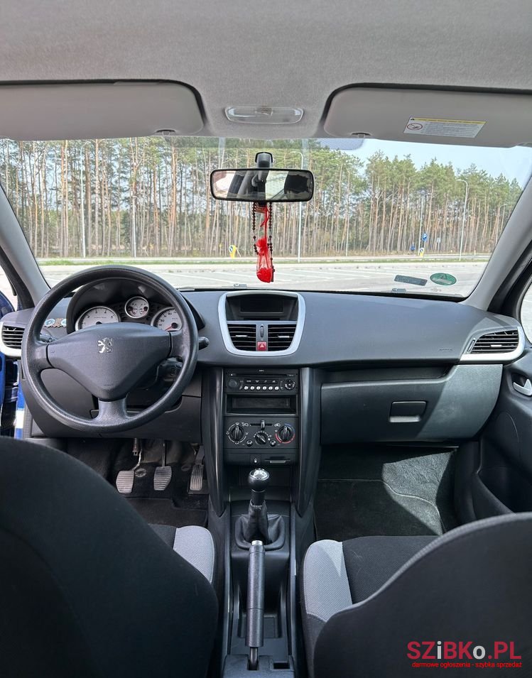 2009' Peugeot 207 1.4 16V Trendy photo #6