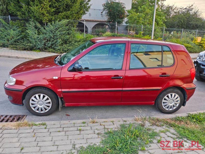 2001' Volkswagen Polo photo #3