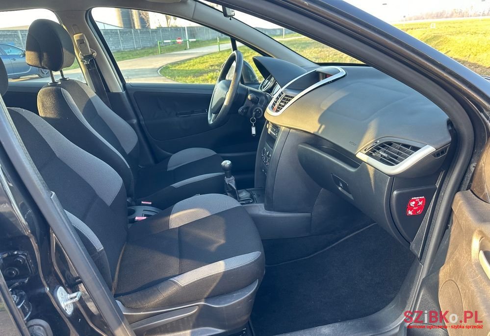 2006' Peugeot 207 1.4 16V Trendy photo #5