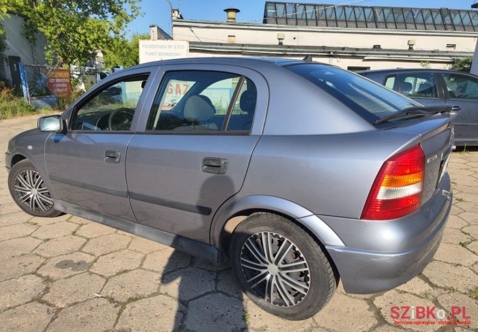 2004' Opel Astra photo #1