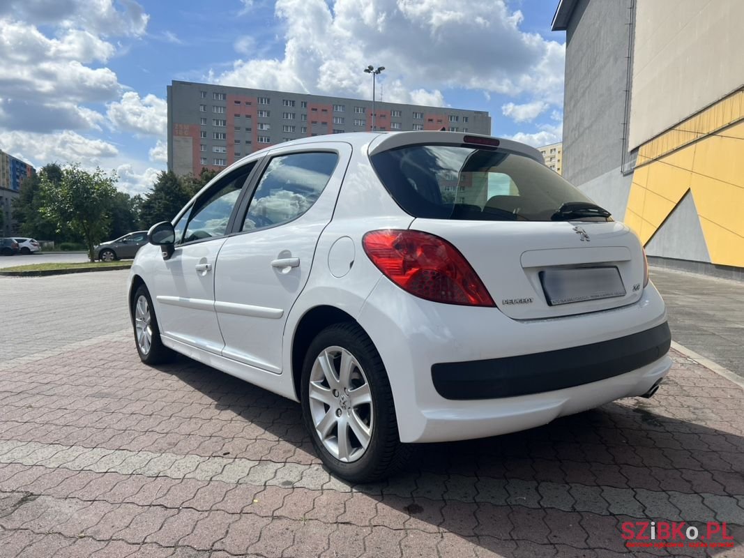 2009' Peugeot 207 photo #4