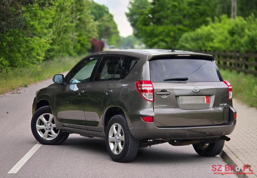 2010' Toyota RAV4 photo #2