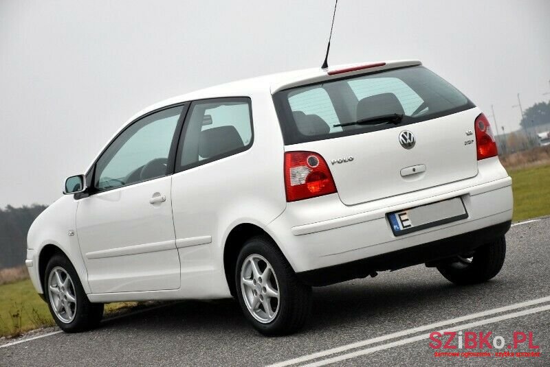 2003' Volkswagen Polo photo #3