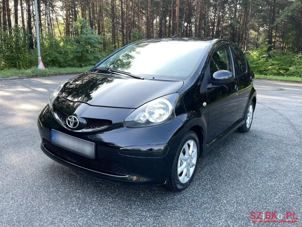 2006' Toyota Aygo photo #2