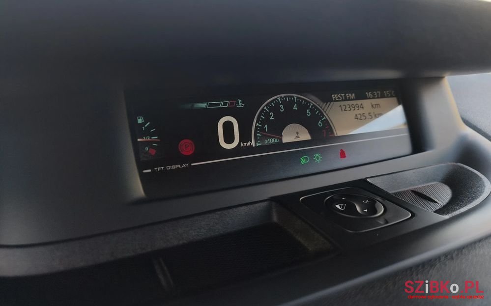 2011' Renault Scenic photo #3
