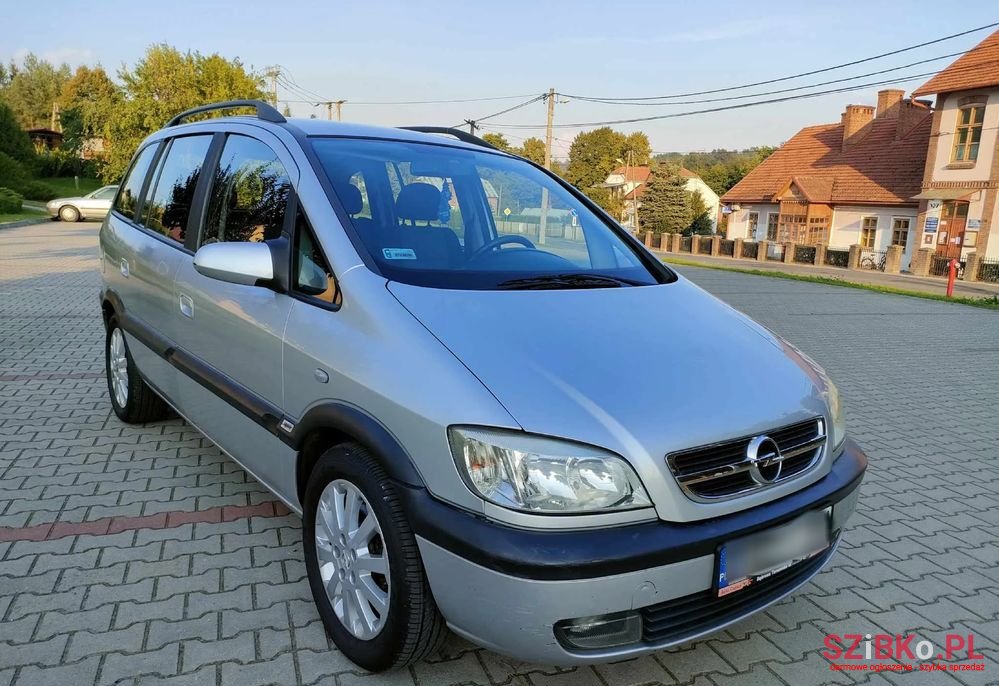 2003' Opel Zafira 2.0 Dti Comfort photo #1