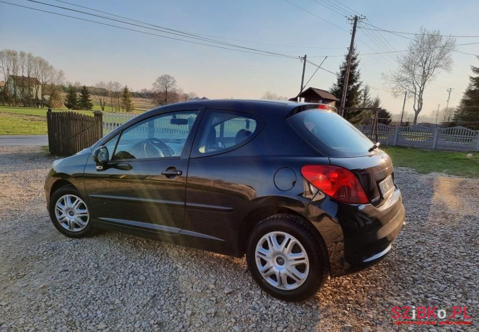 2007' Peugeot 207 photo #2