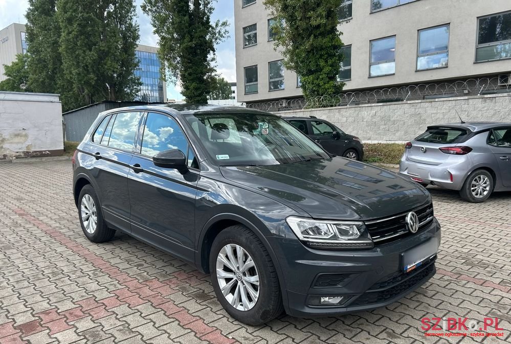 2019' Volkswagen Tiguan photo #4