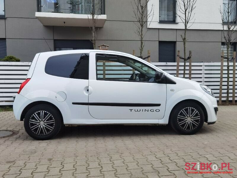 2011' Renault Twingo photo #4