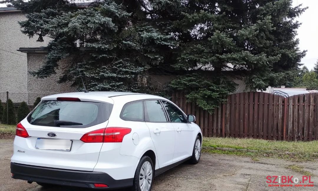 2017' Ford Focus photo #2