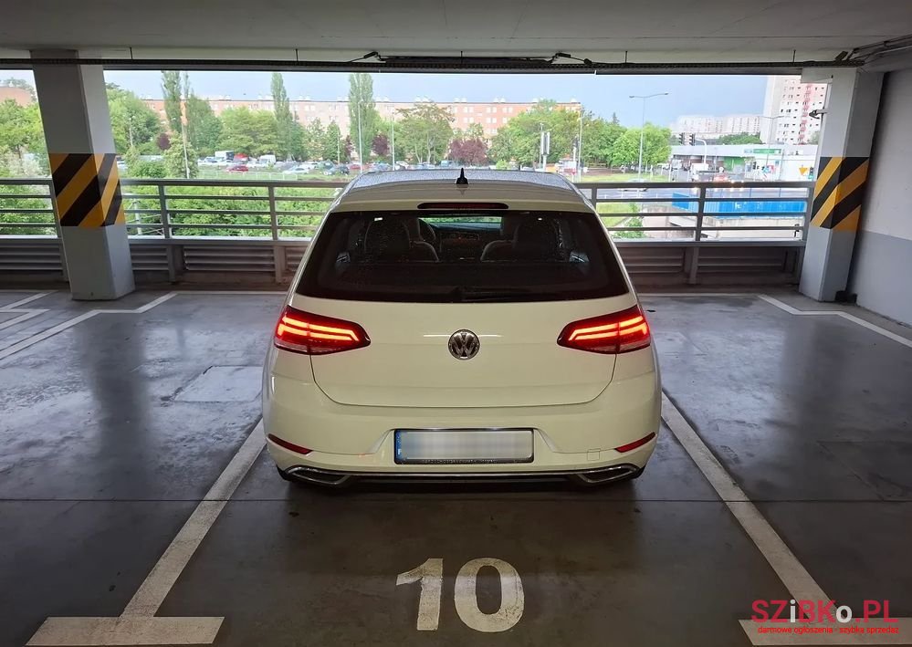 2021' Volkswagen Golf photo #4