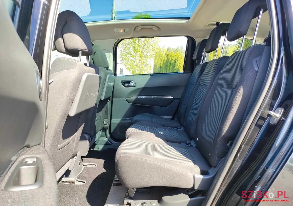 2010' Peugeot 5008 photo #4