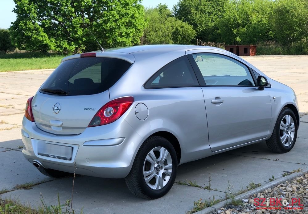 2011' Opel Corsa photo #4