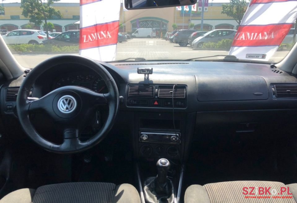 1999' Volkswagen Golf photo #5