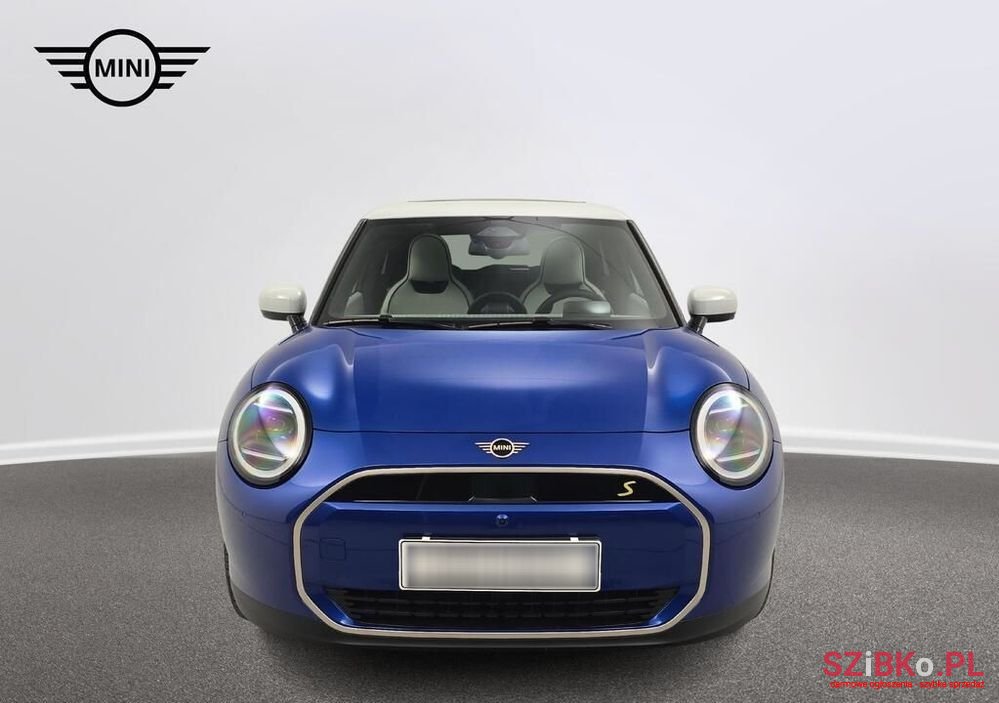 2023' MINI Cooper photo #3