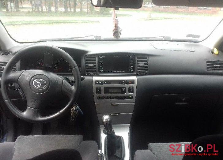 2002' Toyota photo #1