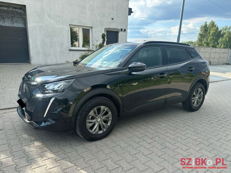 2023' Peugeot 2008 photo #1