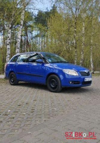 2008' Skoda Fabia photo #1