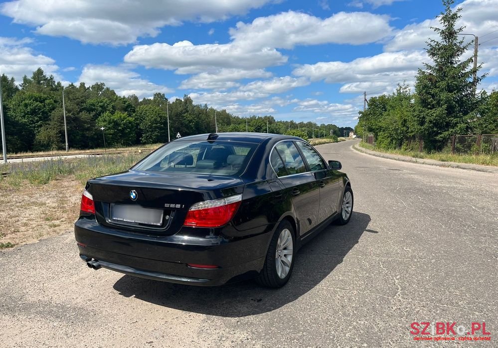 2009' BMW 5 Series photo #1