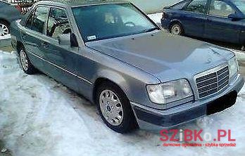 1991' Mercedes-Benz W124 photo #1