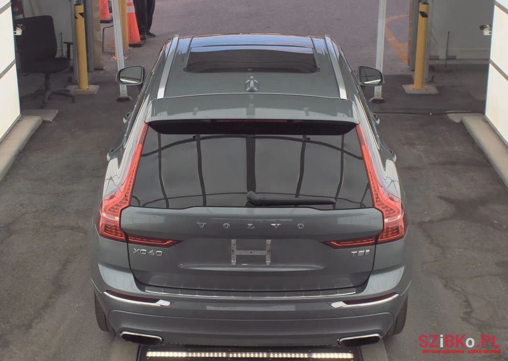 2021' Volvo Xc 60 T5 Awd Inscription photo #3