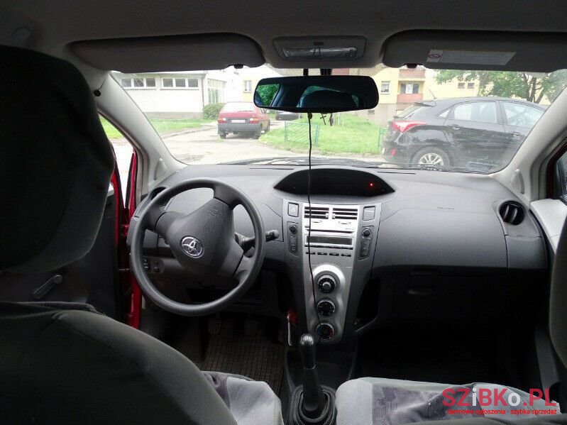 2007' Toyota Yaris photo #2