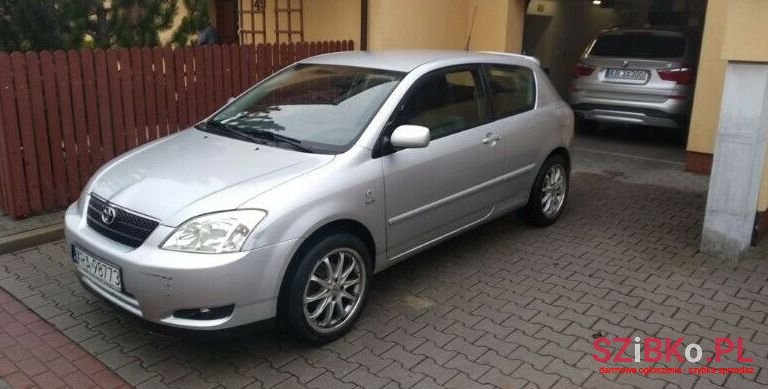 2004' Toyota Corolla photo #1