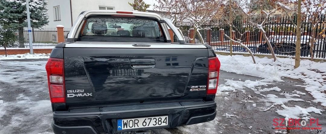 2015' Isuzu D-Max photo #6