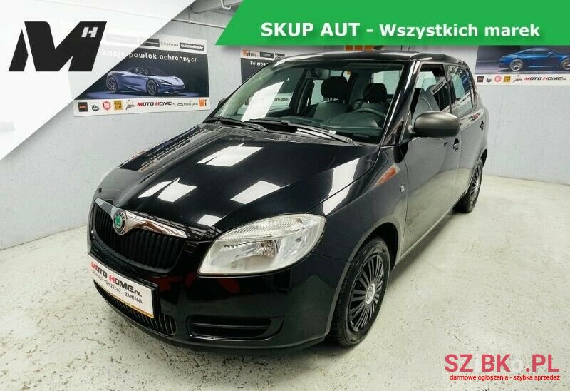 2009' Skoda Fabia photo #1