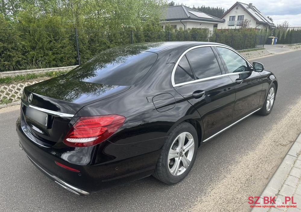 2017' Mercedes-Benz E-Class 220 D photo #5