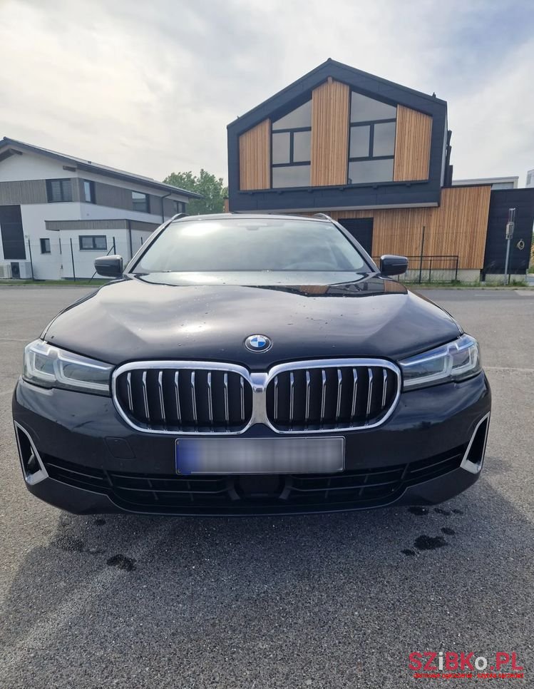 2020' BMW 5 Series 530D photo #2